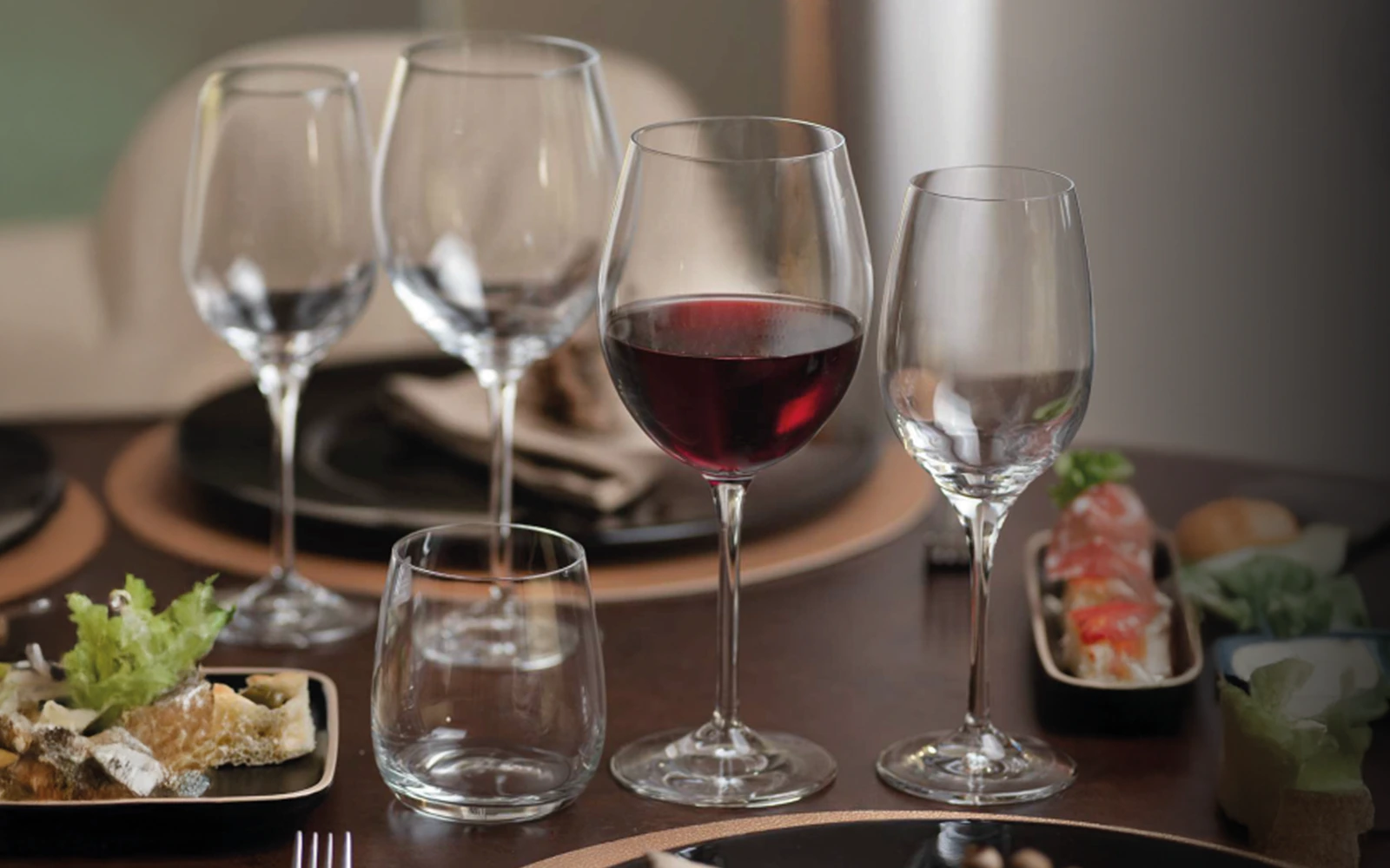 Restaurantes: cristalería RCR en contexto